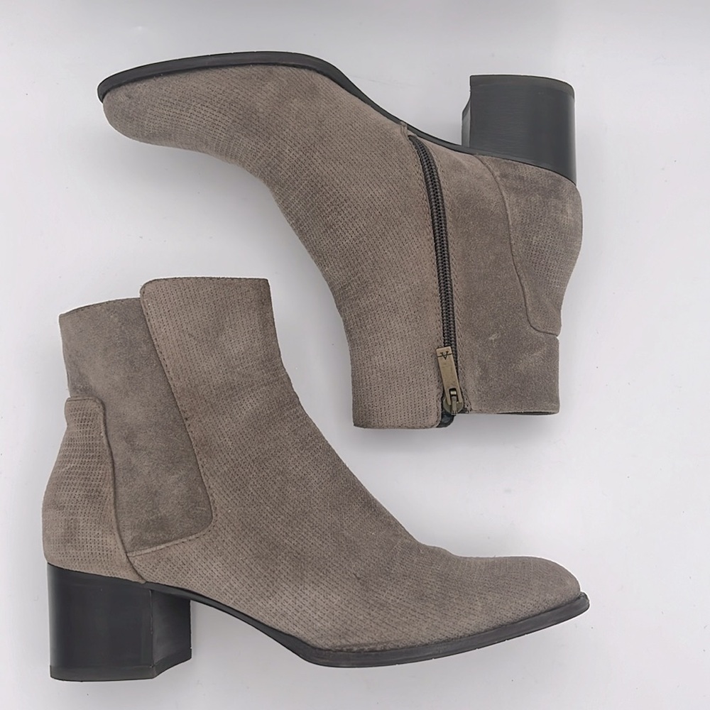 AQUATALIA - Women’s Tisha Ankle heeled Booties Tan Suede Leather Boots size 8.5 - Picture 6 of 10